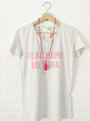 Camiseta Mujer "REAL Moms do Yoga"